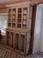 vaisselier, bâtit et portes en noyer, panneaux en châtaignier